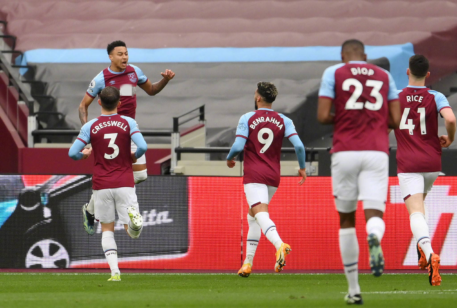 由中锋头球 由中锋头球